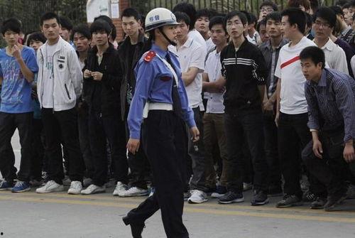 富士康保安爆料视频,揭秘工厂真实生存状态  第3张